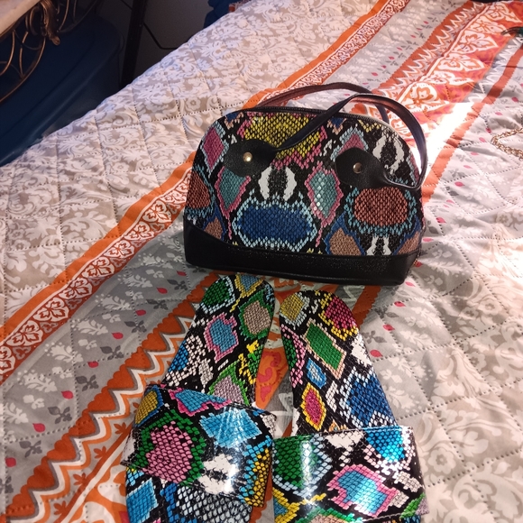 Sandals an matching mini purse - Picture 4 of 4